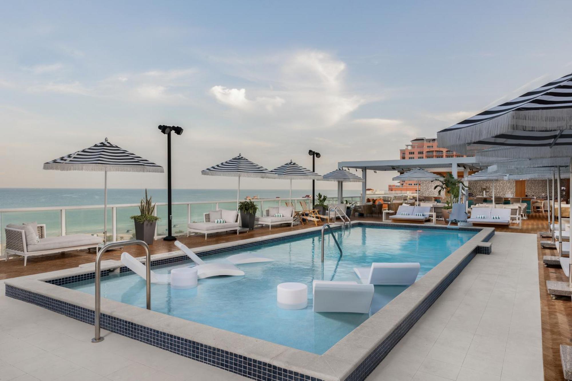 The Hiatus Clearwater Beach, Curio Collection By Hilton 외부 사진